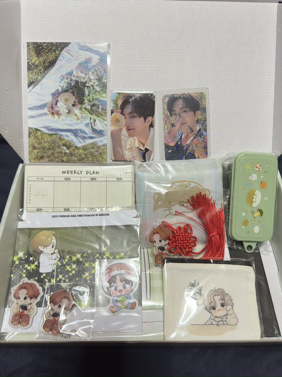 ความน่ารักของยองแจมาถึงแล้วววว 💚💚ถึงจะไม่มีโชคได้ พลล. แต่ได้ความน่ารักมาล้นกล่องมาก ของแถมคุณเพชรก้อน่ารัก🥰 #review_watchee