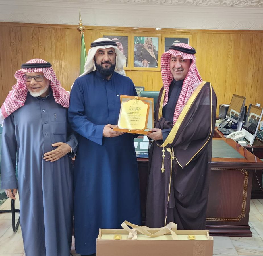 (واعظ) لرعاية شؤون الموتى في محافظة البدائع tweet media