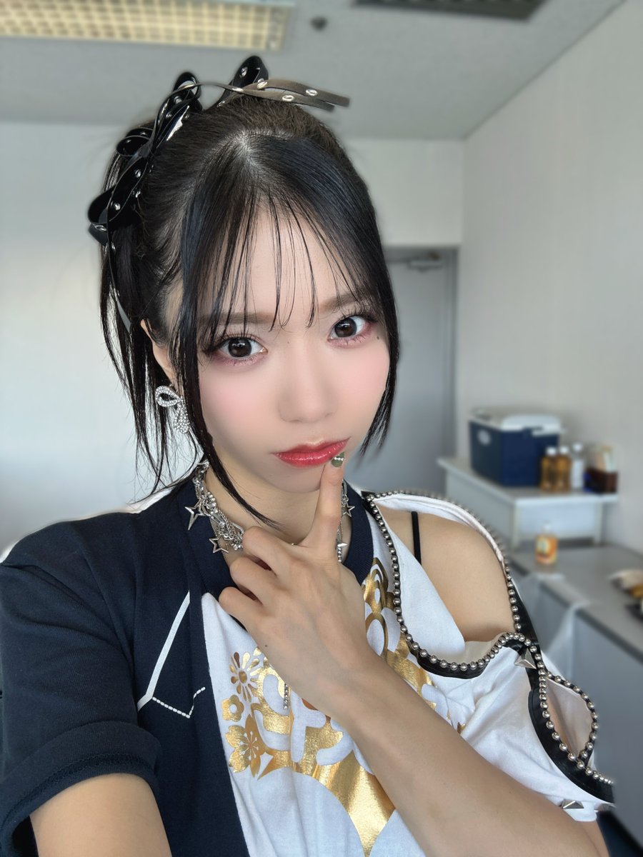 20歳の誕生日ライブで着た衣装を 6年半ぶりに着てみました…！🥹✨ え