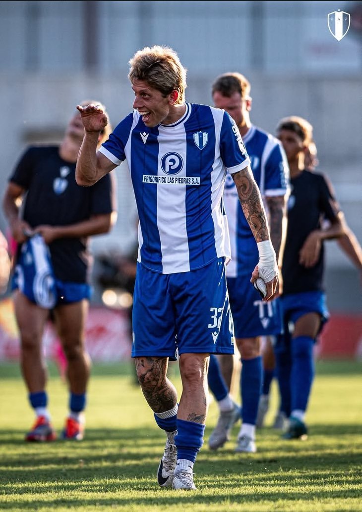 📌 Iván Rossi no continuará en Juventud de las Piedras.

➡ Tuvo diferencias con el DT y fue separado del plantel. Danubio mira de cerca la situación y podría avanzar por el volante. 

➡ Ya fue dirigido por Diego Monarriz.

📻 Información de <a href="/SebasGiovanelli/">Sebas Giovanelli</a> en La Mañana del