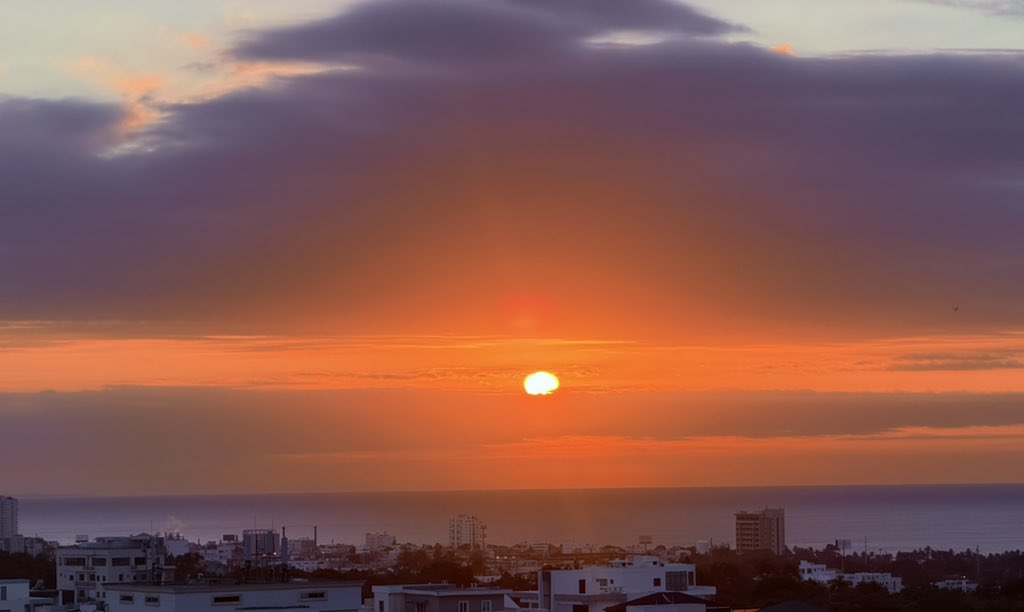 Santo Domingo.💝

“Un cielito azul”