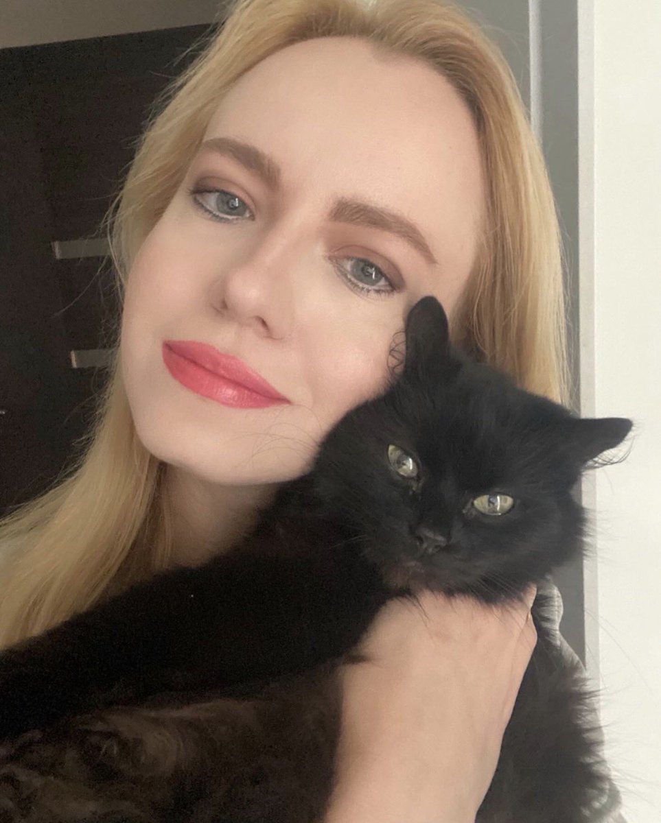 angelshalagina's tweet image. War changed many things.
But mornings still come.
And we still meet them.
Greetings from Ukraine.
#ukraine #ukrainerussiawar #ukraineunderattack #ukrainians #ukrainegirl