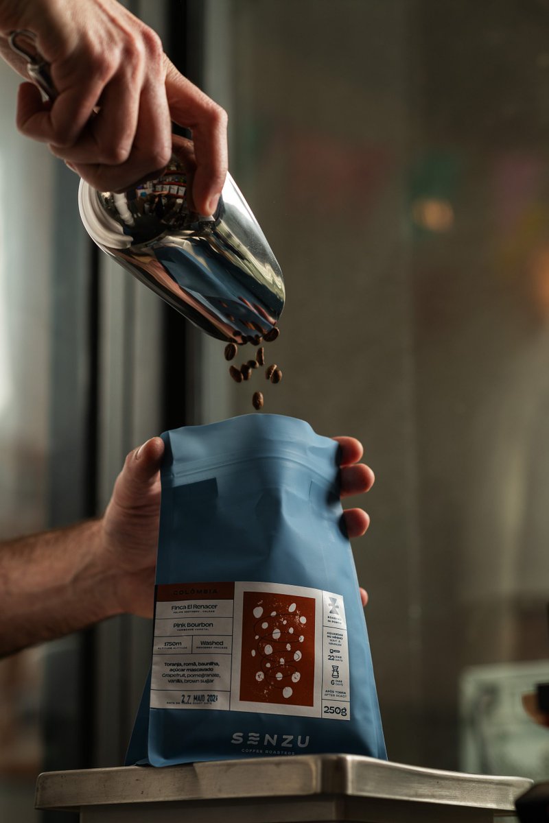 packagings's tweet image. Senzu’s #rebrand - Custom artwork distinguishes each #coffee reference, creating a cohesive yet #flexiblesystem that extends seamlessly across packaging, merchandising, and brand collateral.

packagingoftheworld.com/2026/02/senzu-…

#packagingdesign by HAGA