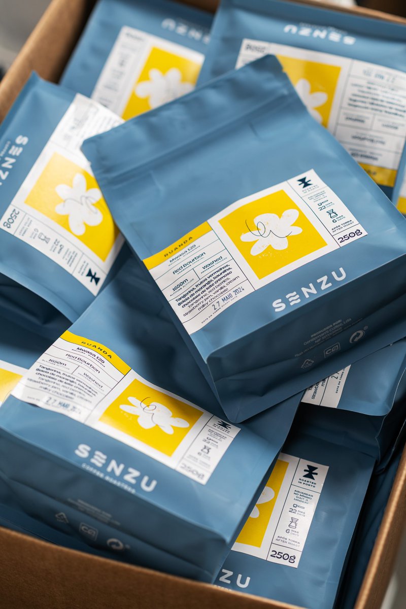 packagings's tweet image. Senzu’s #rebrand - Custom artwork distinguishes each #coffee reference, creating a cohesive yet #flexiblesystem that extends seamlessly across packaging, merchandising, and brand collateral.

packagingoftheworld.com/2026/02/senzu-…

#packagingdesign by HAGA
