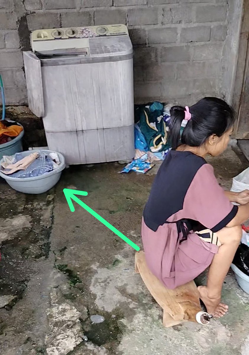 ConDRiano4's tweet photo. Hmmmm enak banget bau memeknya, asemmm, bikin ngaceng, auto crotin, makasi tante celana dalam kotor sama BH baunya bikin ketagihan 🤤😋😋🤤😋😋🤤💦💦 https://t.co/pkjwW5ZGqc