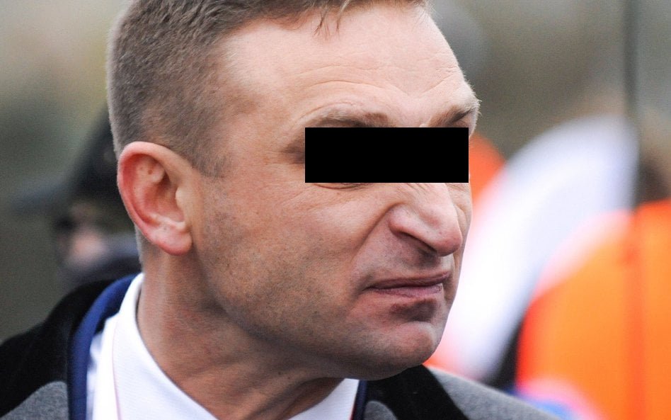 Szef nazistowskiej bojówki Bąkerjugend Robert B. usłyszał zarzuty:
- publicznego podżegania do zabójstwa premiera Donalda Tuska,
- publicznego poniżenia organu konstytucyjnego,
-  nawoływania do nienawiści na tle narodowym, etnicznym i rasowym.

Bandycie grozi do 3 lat więzienia.