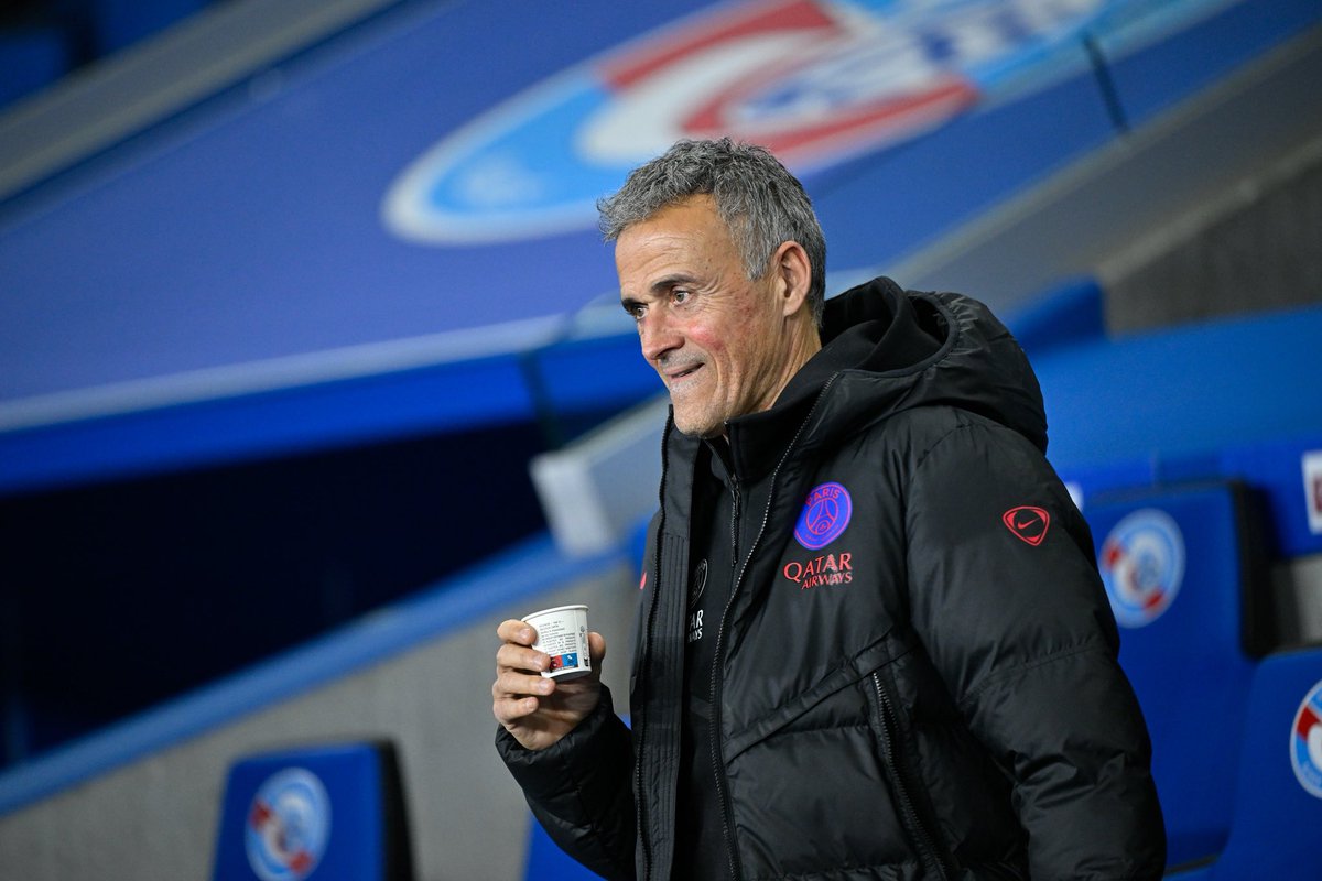 FabrizioRomano's tweet photo. 🚨❤️💙 Luis Enrique when asked about his future: “I am so happy at Paris Saint-Germain. Ici c’est Paris!”. https://t.co/nohJCeecto