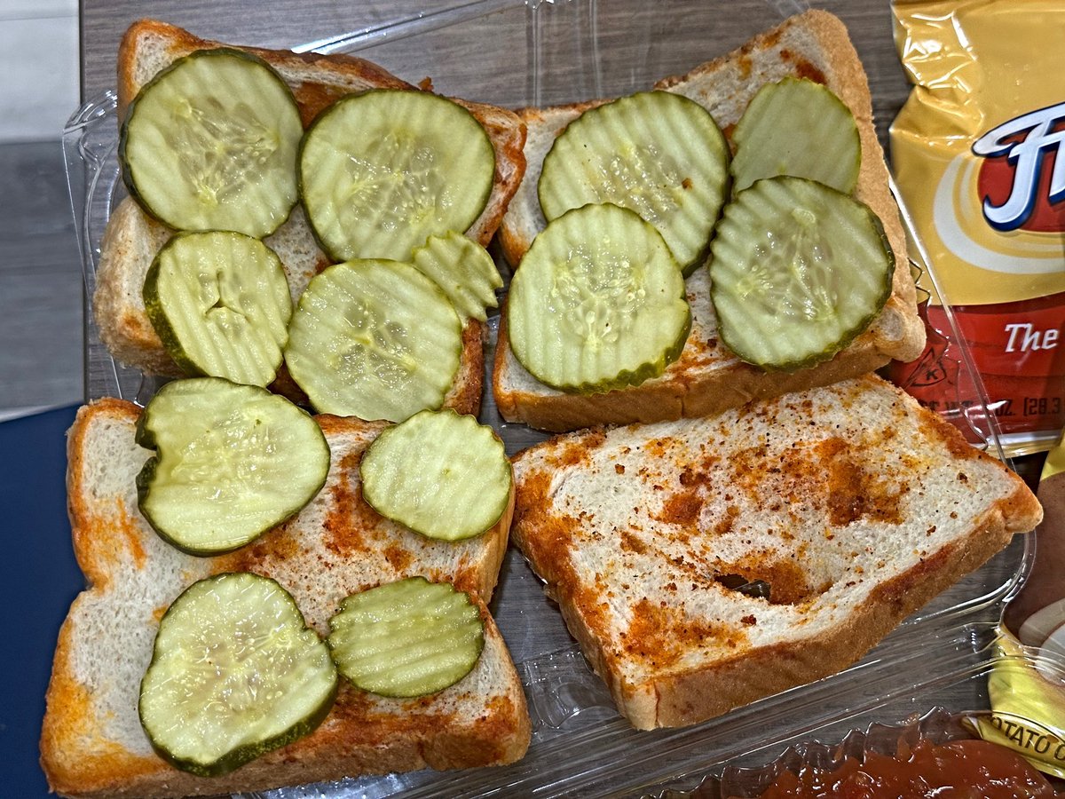 Robotvirgin's tweet image. Vegan Snacks at the Super Bowl Party at my Work (2/08/26)!

.
.
.
.
.
.
.
.
#vegansnacks #vegansuperbowlsnacks #veganoptions #veggies #vegetables #veggilovers #vegan #veganfood #plantbased #veganism #chips #chipsandsalsa #veganfortheanimals #govegan #superbowl2026 #vegansuperbowl