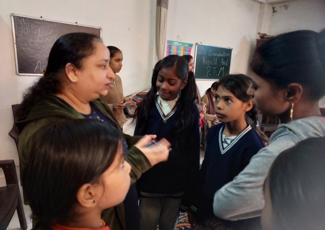 AsmeeFoundation's tweet photo. Asmee Shiksha Kendra successfully organized a Parent–Teacher Meeting along with the students’ result declaration.
At Asmee, we are proud to provide free education to the underprivileged children of Kanawani. https://t.co/B211dyQg8e