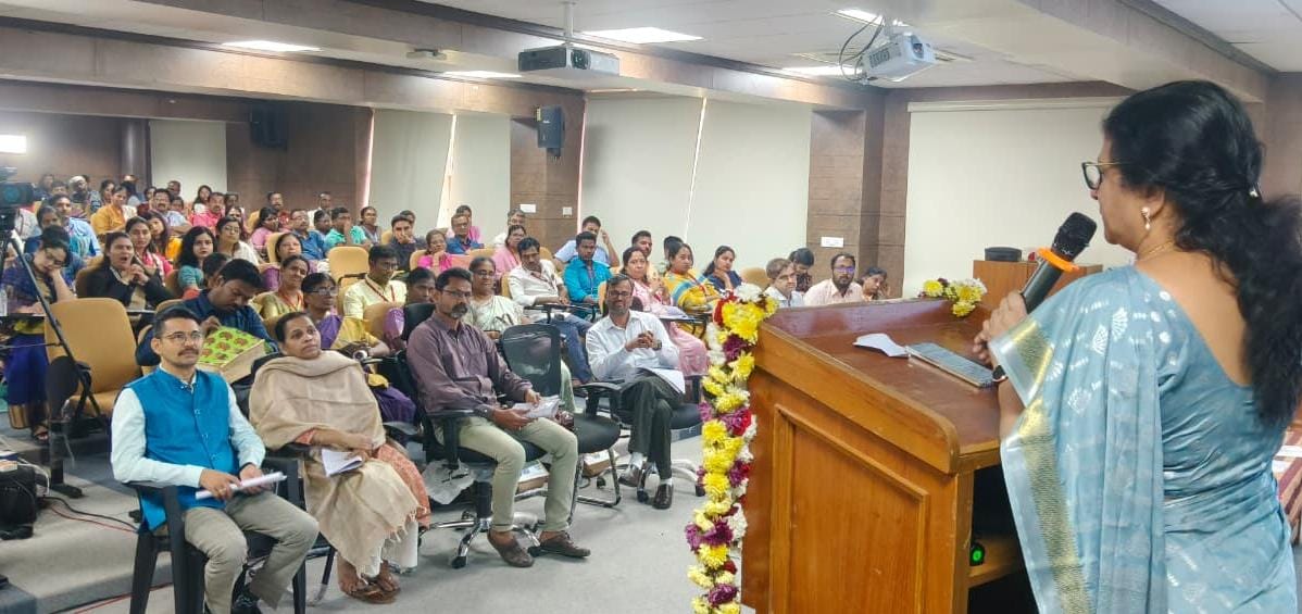 airnews_puduvai's tweet image. மத்திய  அரசின் தேசிய கல்விக் கொள்கை 2020-ன் ஒருபகுதியாக, ஆசிரியர்களின் கற்பித்தல் திறனை மேம்படுத்துவதற்கான, மாநில அளவிலான பயிலரங்கு, இன்று நடைபெற்றது.  காரைக்காலில் உள்ள புதுச்சேரி தேசிய தொழில்நுட்ப நிறுவனத்தில் நடைபெற்றது. #NEP2020 #TeacherTraining #NITPuducherry #Karaikal