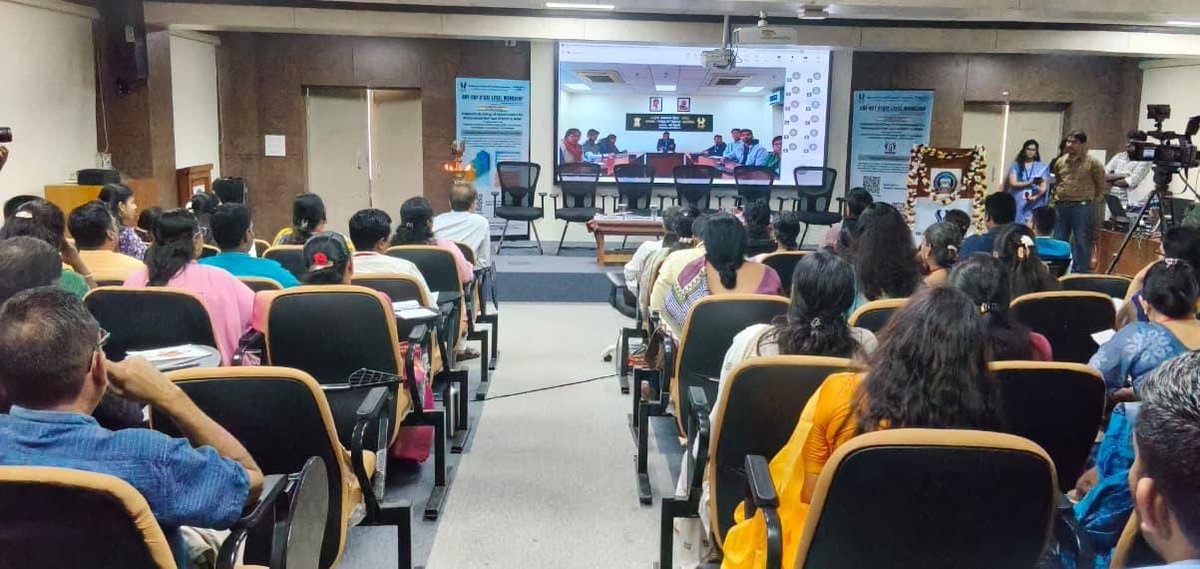 airnews_puduvai's tweet image. மத்திய  அரசின் தேசிய கல்விக் கொள்கை 2020-ன் ஒருபகுதியாக, ஆசிரியர்களின் கற்பித்தல் திறனை மேம்படுத்துவதற்கான, மாநில அளவிலான பயிலரங்கு, இன்று நடைபெற்றது.  காரைக்காலில் உள்ள புதுச்சேரி தேசிய தொழில்நுட்ப நிறுவனத்தில் நடைபெற்றது. #NEP2020 #TeacherTraining #NITPuducherry #Karaikal