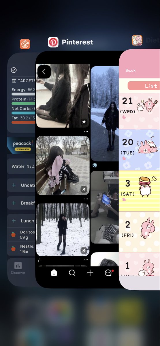 b0nes0fsal's tweet image. "but youre playing on your phone" no im not playing on my phone IM TAKING CARE OF BUISNESS