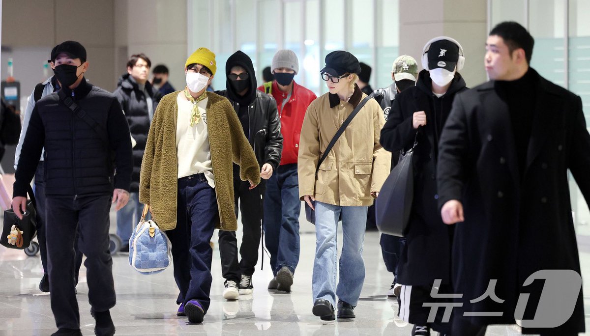lxxyxxkkkk's tweet photo. 20260209 / 방탄소년단 입국 사진 (1)
#BTS #방탄소년단 @BTS_twt https://t.co/aoYMYCh1Ml