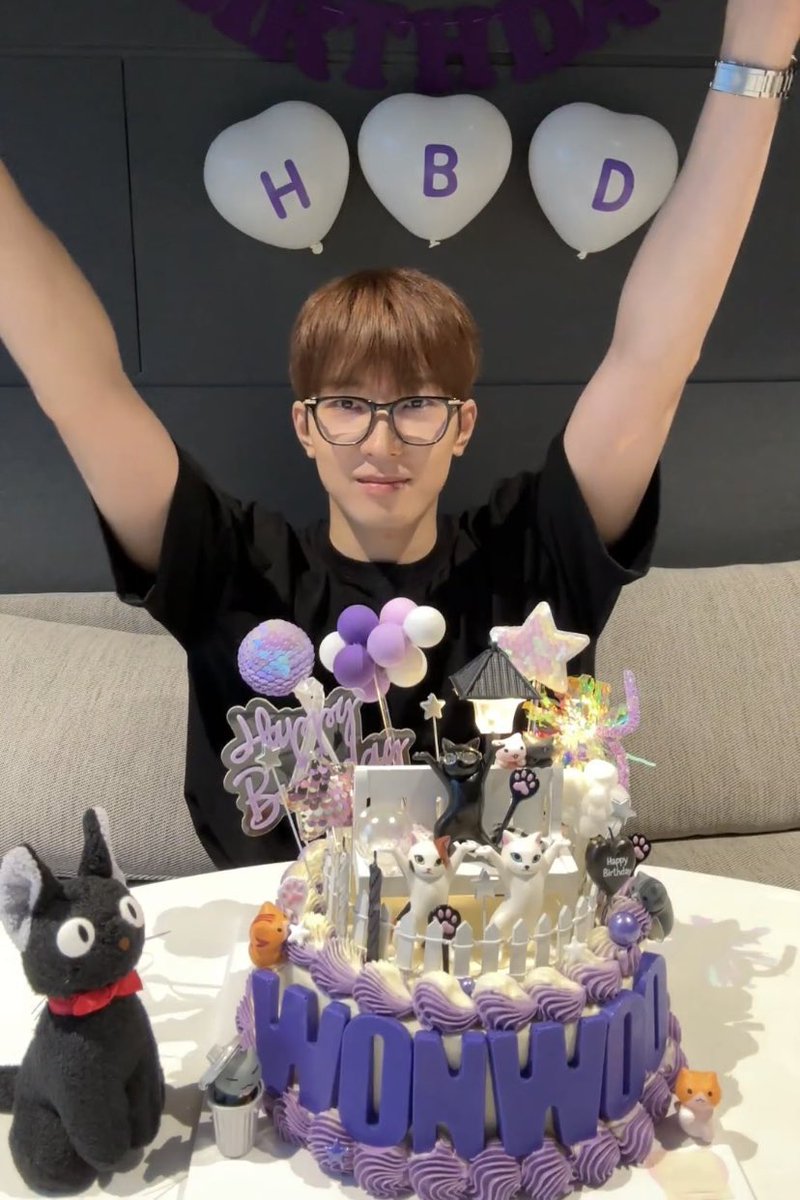 우나 tweet media