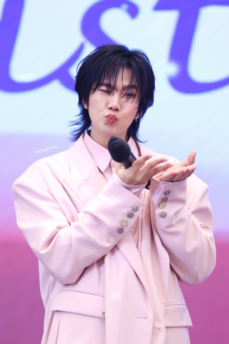 บอกรักบิว 28 วัน : Day 9💙

ไม่รู้จะขอบคุณ ไม่รู้ทำอย่างไร
ไม่รู้ว่าสิ่งไหนจะยิ่งใหญ่ควรค่าพอ
ที่ฉันได้จากเธอ ได้รักโดยไม่ต้องขอ
ได้รู้โดยไม่ต้องรอ ว่ารักคืออะไร

#28DaysLuveBiu 

รักคือ <a href="/JakeB4rever/">BIU.</a>
#BuildJakapan
#บิวจักรพันธ์
#Beyourluve