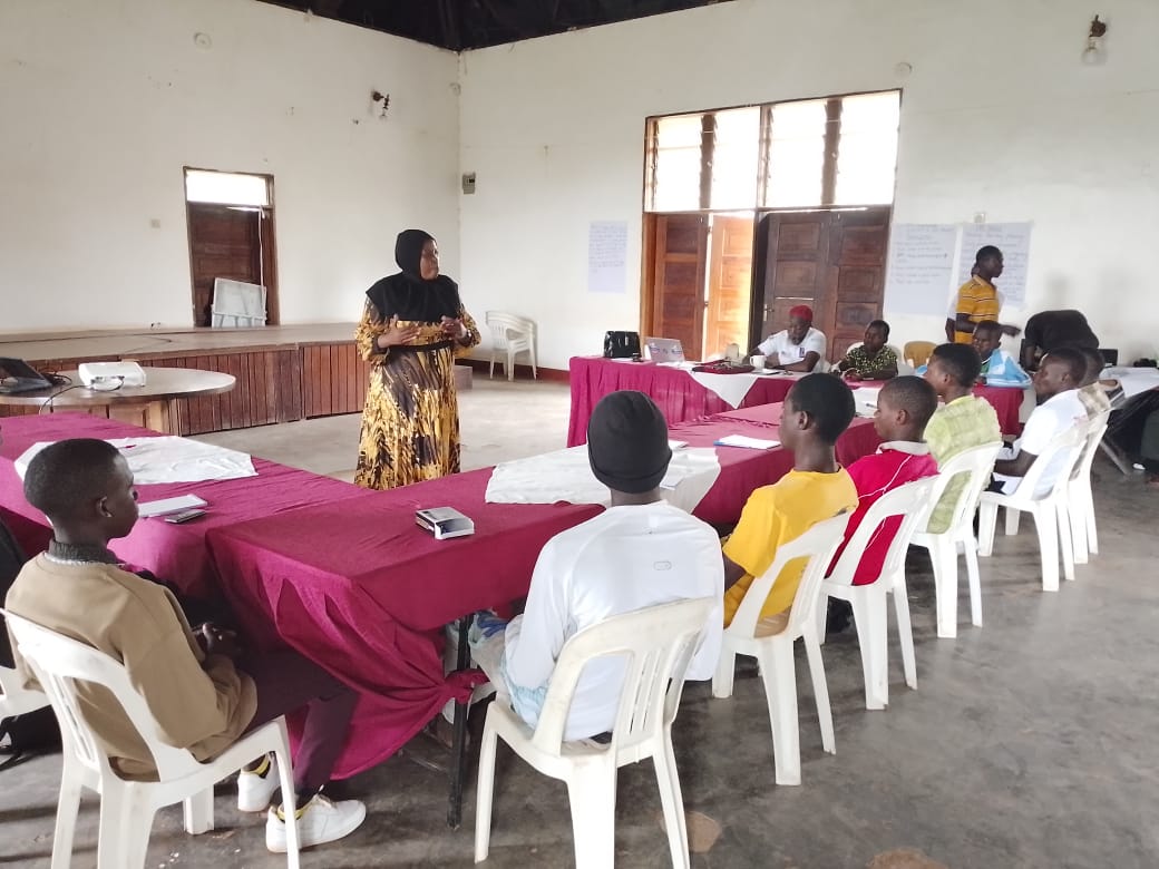 wogciuganda's tweet photo. Life-skills training for 16 out-of-school boys’ mentors from Lyantonde TC &amp; Lyakajura SC begins—focusing on self-confidence, critical thinking &amp; SRH.
DCDO Mr. Kyeyune Sowedi reaffirms district support.
#LifeSkills #Lyantonde #PVACCluster #CRVPF @UNICEFUganda https://t.co/qNW2bw3LF9