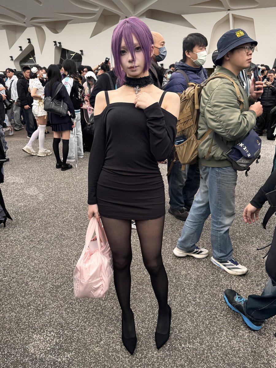 禮拜六去FF結速後跟朋友還有織雪一起去吃豬腳跟滷肉飯客人還蠻多的 #織雪在不在