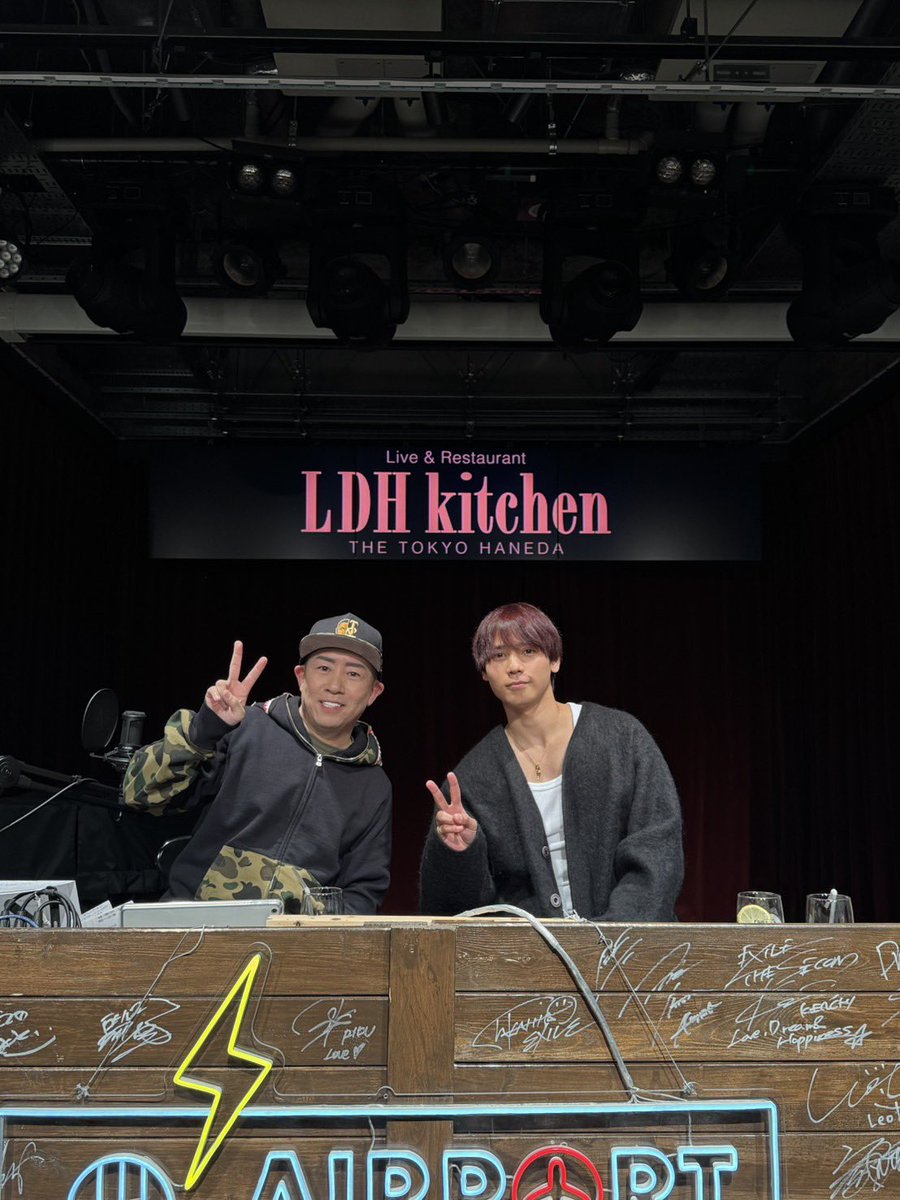 AIRPORT RADIO STATION🎙️⚡️

#神谷健太 が出演いたしました✨
MC USKさんと📸

ありがとうございました！

<a href="/MC_USK/">MC USK</a> 
#THERAMPAGE