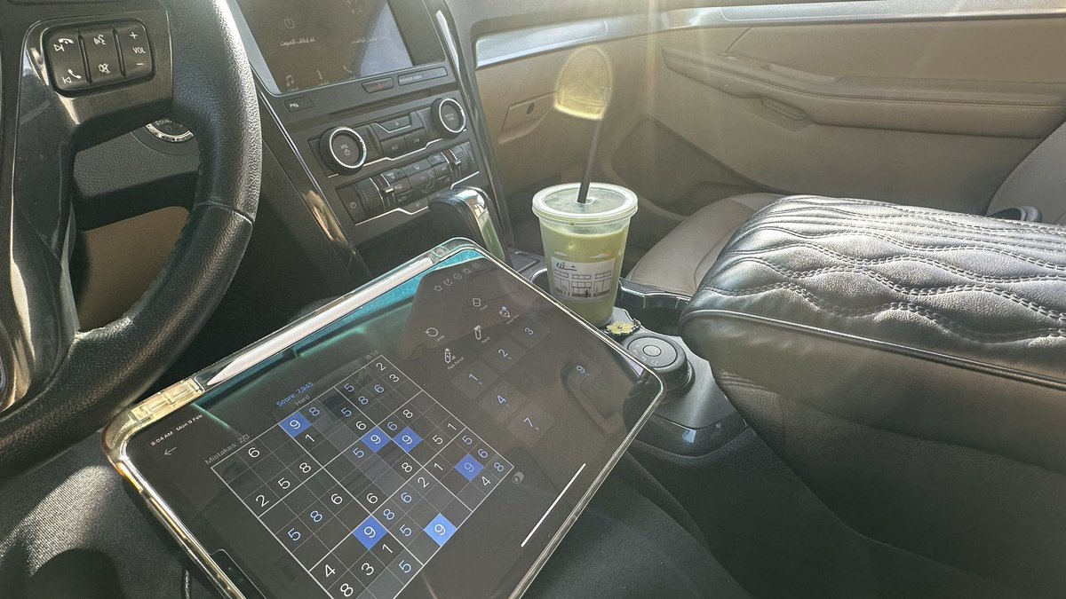 igreenve's tweet photo. —— Monday ☀️ https://t.co/HKc9Ipv0sG