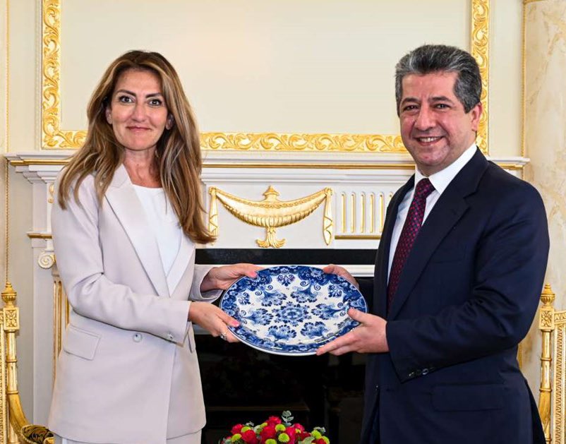 Başbakan Mesrur Barzani: Hollanda Başbakan Yardımcısı ve Savunma Bakanı görevini üstlenen Dilan Yeşilgöz'ü içtenlikle tebrik ediyorum. Hollanda ile ilişkilerimize değer veriyor ve işbirliğimizin devamını dört gözle bekliyoruz. 

<a href="/DilanYesilgoz/">Dilan Yesilgöz - Zegerius</a>