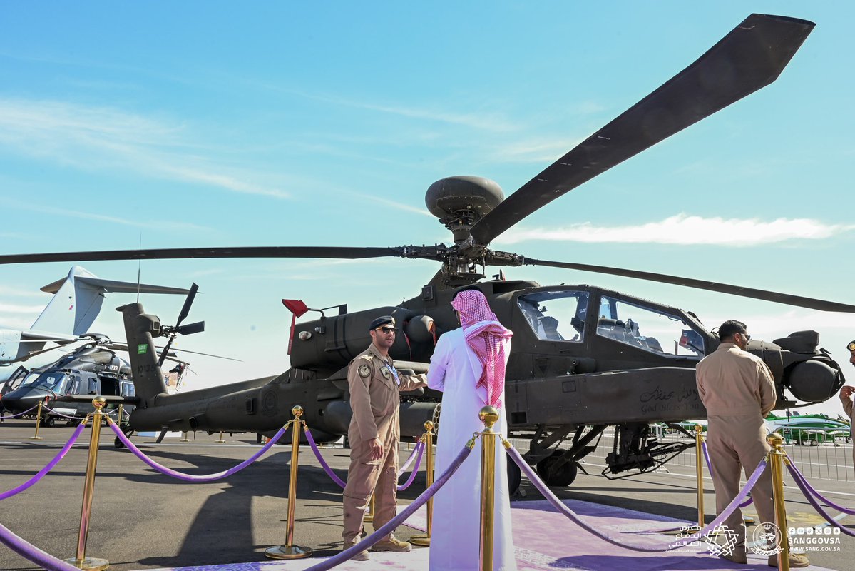 sanggovsa's tweet image. جذبت طائرات طيران الحرس الوطني أنظار الزوّار، بما استعرضته من منظومة متكاملة وجاهزية عالية، وقدرة المنظومة الجوية على تنفيذ مهامها بكفاءة واحترافية. 

#وزارة_الحرس_الوطني 
#مستقبل_التكامل_الدفاعي 
#WDS2026