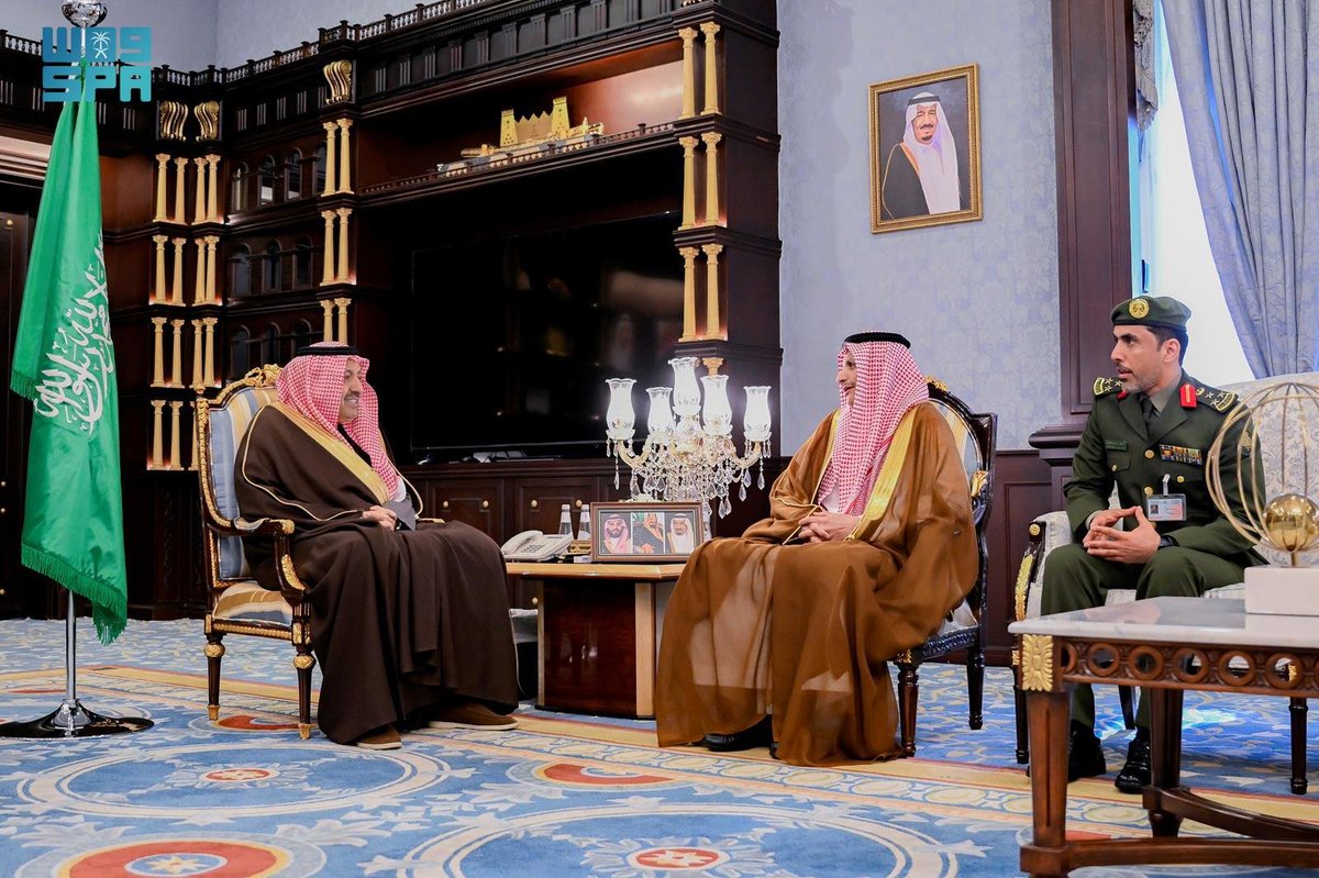 SPAregions's tweet photo. أمير الباحة يستقبل مدير جوازات المنطقة المعيّن حديثًا.
https://t.co/CgFvaGlich
#واس https://t.co/VbCrUh25Kh