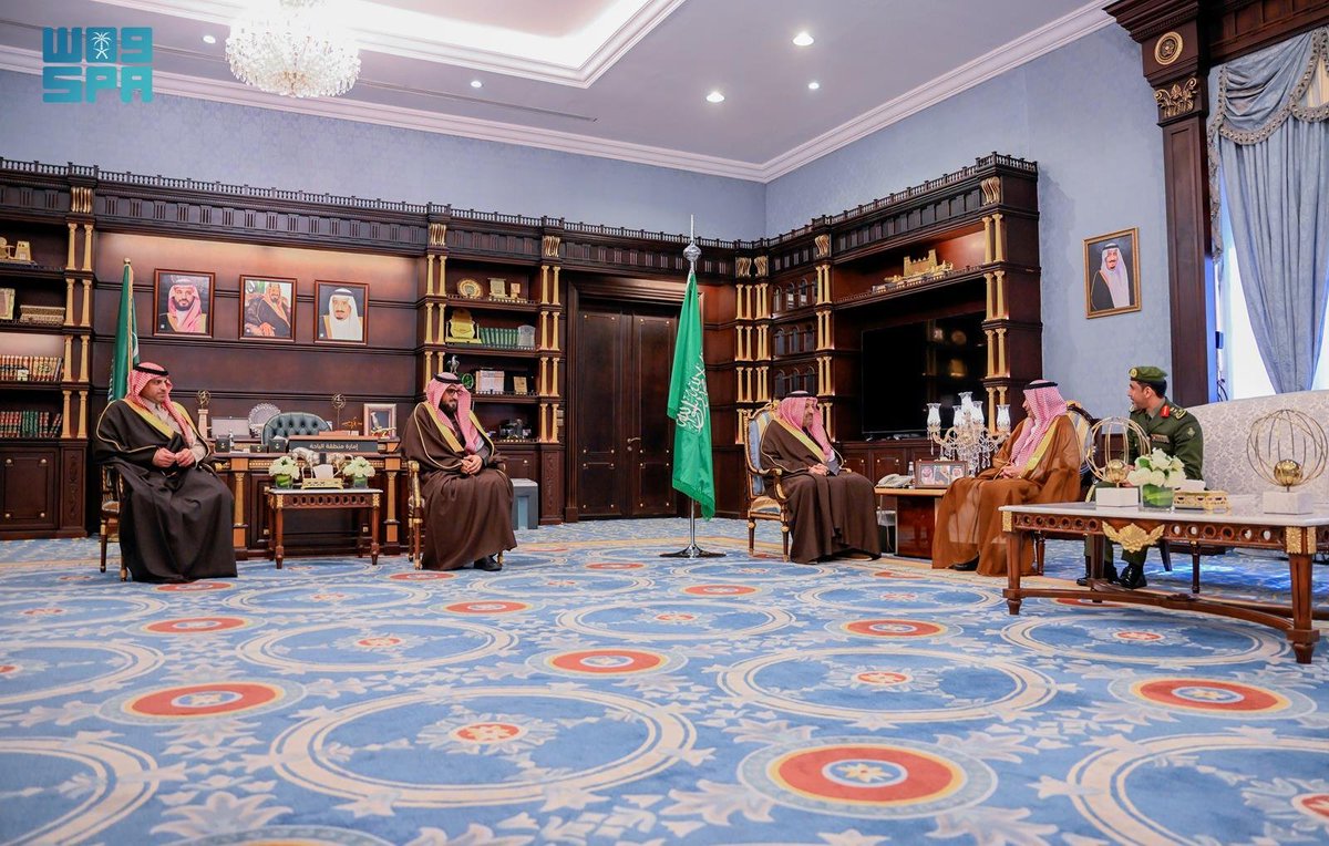 SPAregions's tweet photo. أمير الباحة يستقبل مدير جوازات المنطقة المعيّن حديثًا.
https://t.co/CgFvaGlich
#واس https://t.co/VbCrUh25Kh