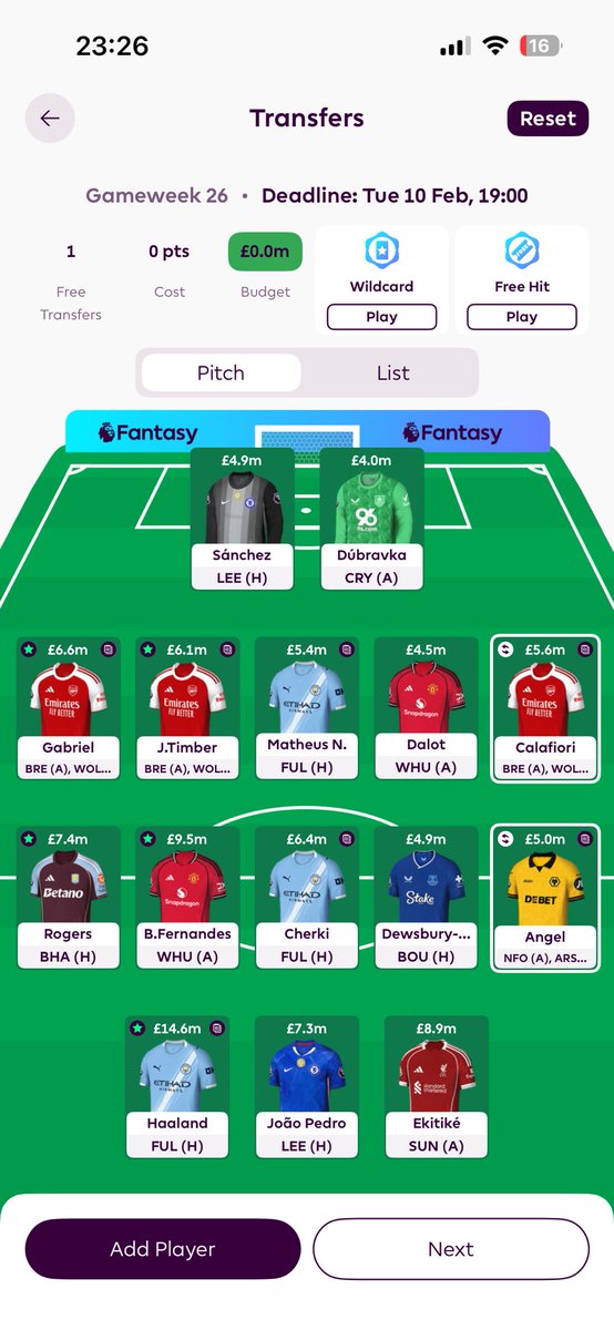 FPL_Stakkar's tweet photo. @grok hva bør jeg gjøre med laget mitt til gameweek 26? Bilde 2 er forslag. https://t.co/fxX01OnzjN