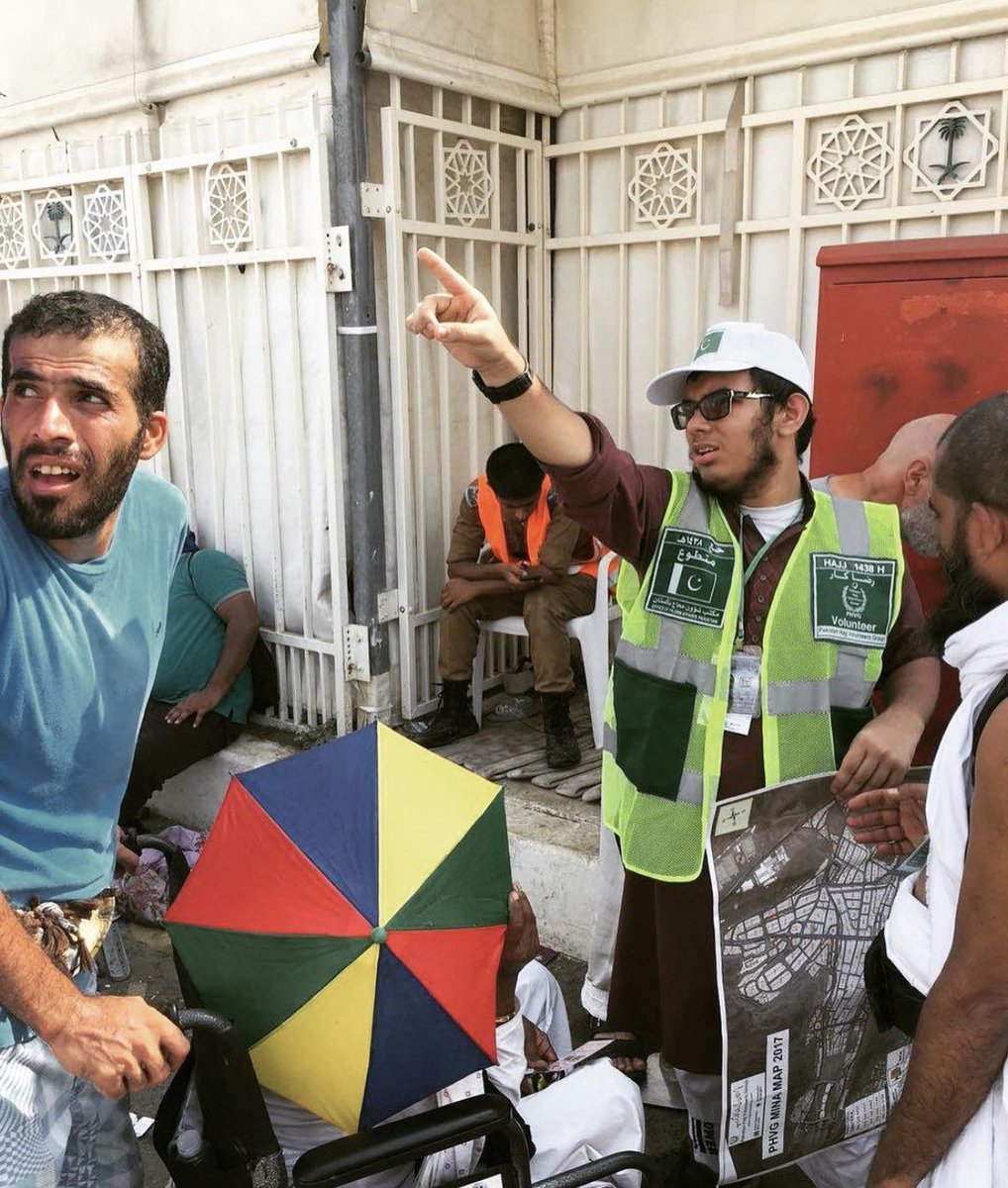 MuhammadPatel's tweet photo. @BBCUrdu Selflessness is part of Osama’s DNA, he has served as a volunteer in Mina during Hajj 2017, guiding lost Hujjaj to their destinations https://t.co/ZrqJEy7a9D