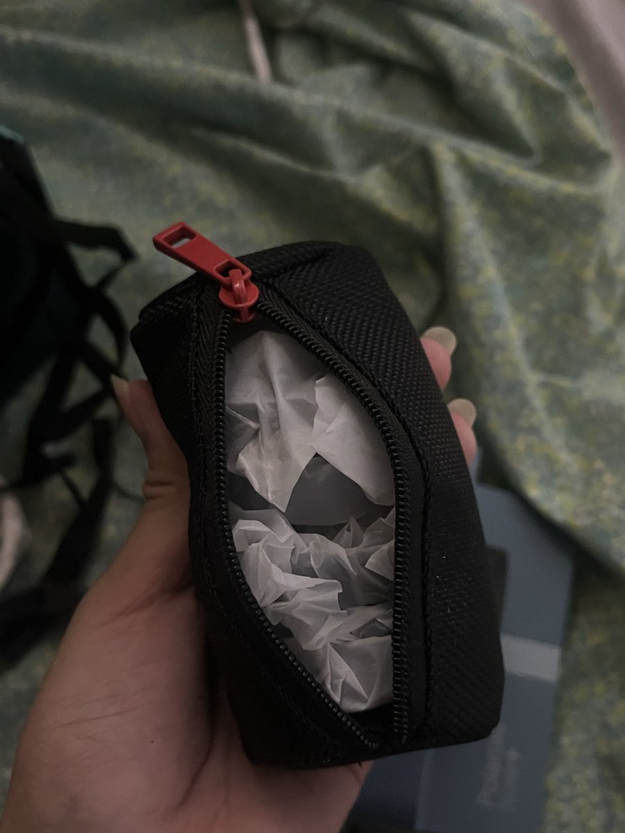 hi everyone! ik this is so random but i’m selling this polaroid i-type film for 8k my mom bought this for 11k sa taiwan but unfortunately once lang namin siya nagamit since ang mahal ng film huehehr 🥲 

Rfs: di na nagagamit huhu :(