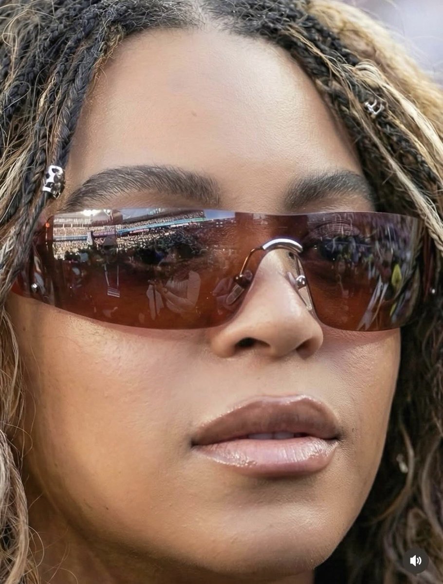 THIS IS BLUE IVY.                  THIS IS AI.