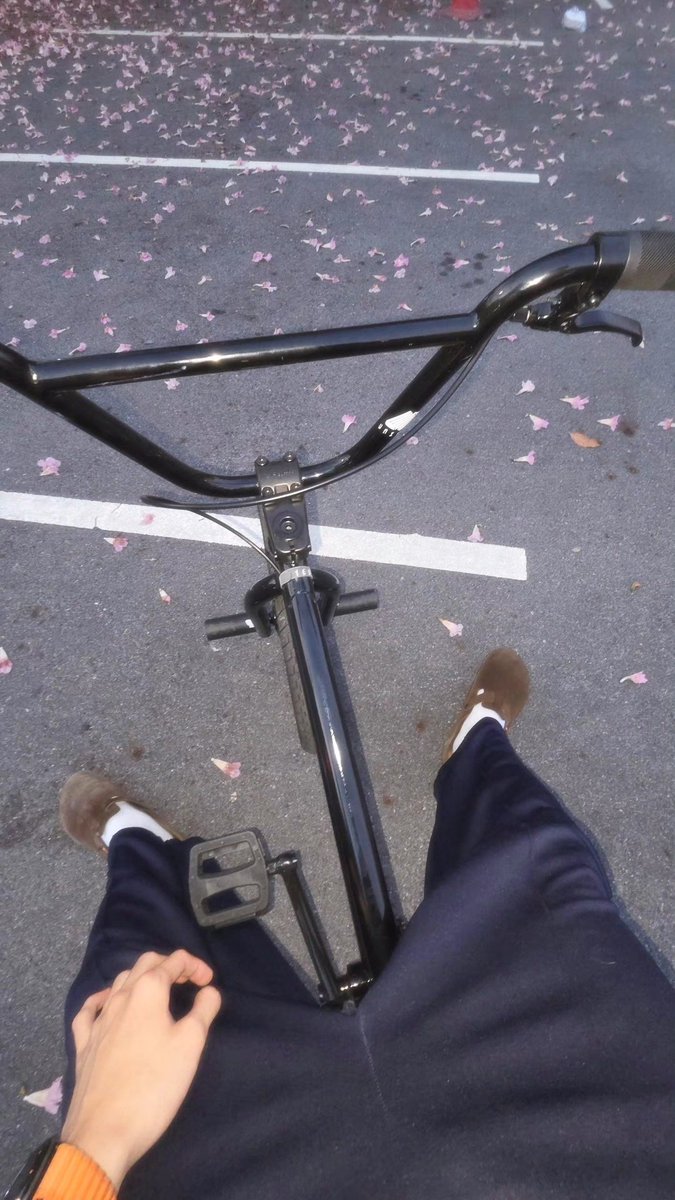 AlmondOfficial_'s tweet image. 📸  [𝑰𝑮𝒔 𝑼𝒑𝒅𝒂𝒕𝒆] @ almondbabybigboy

ปั่นจักรยาน ท่ามกลางดอกไม้ 🌸🚲🌷

#Almondbabybigboy
#ด้อมภภ #PSPW