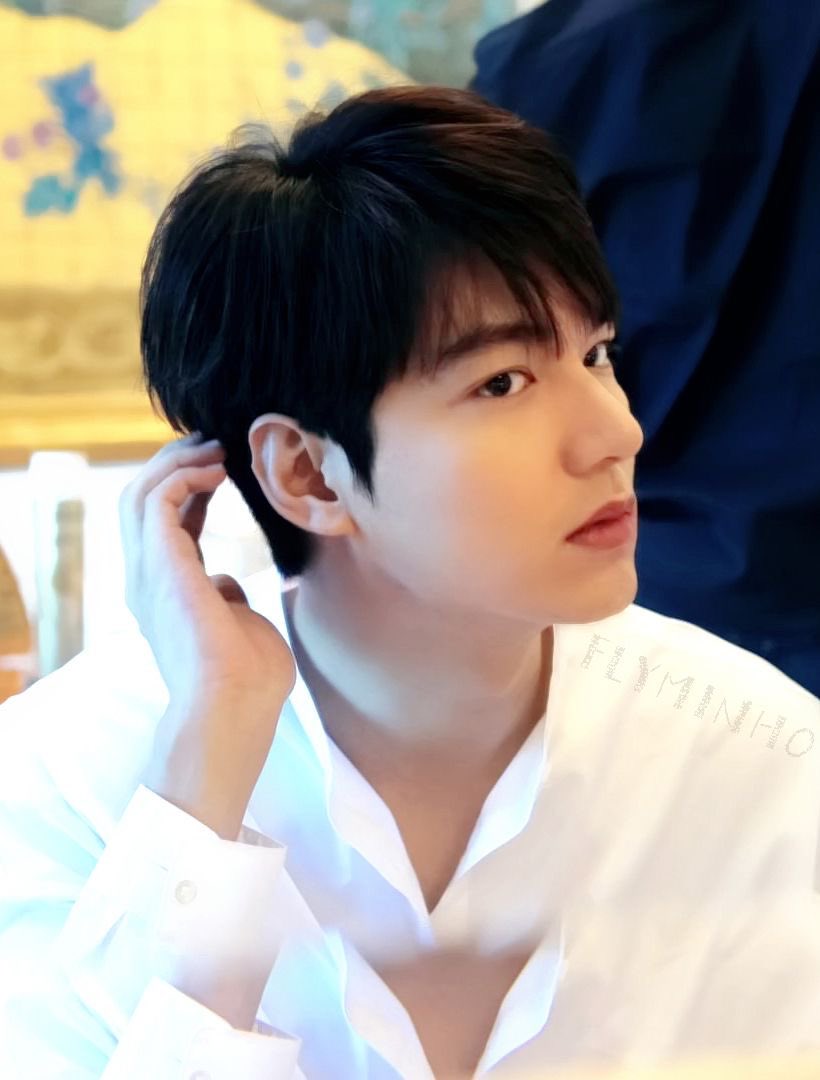 Actor Lee Min-ho, a true legend weaving iconic stories worldwide! 👑✨ #LeeMinHo #OmniscientReader
#YooJoongHyuk

Ctto ……
