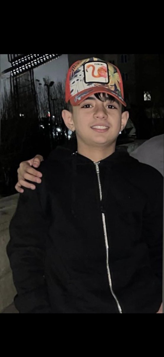 <a href="/hoda2728/">Hoda🏴☀️👑🦁</a> اگر براتون ممکنه عکس این بچه رو هم ببرید 
خانواده ای نداره که بتونن رسانه ایش کنن و اسمش کمتر شنیده شده 
۱۳ ساله بوده
#جواد_کاظمی