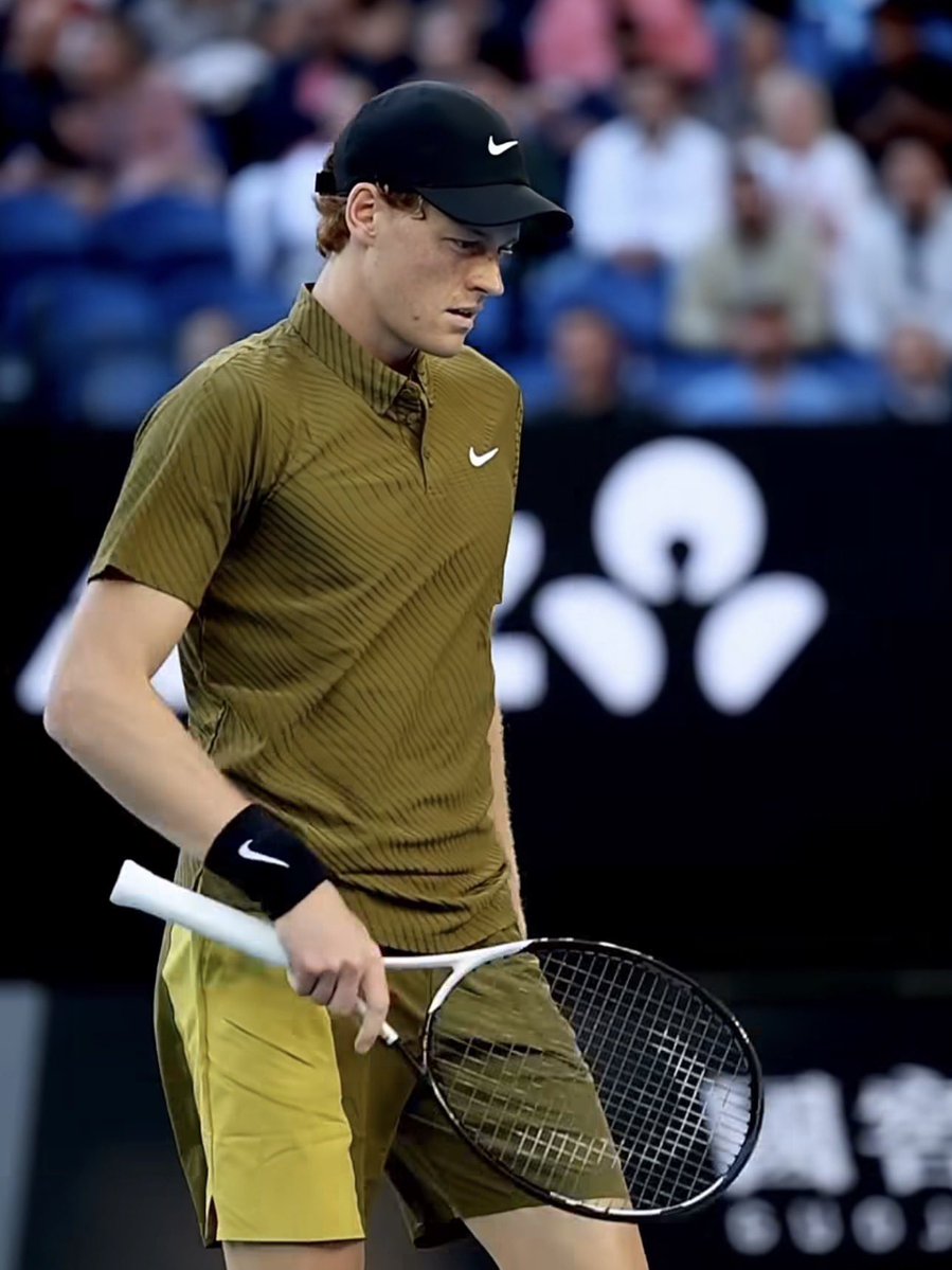 Nike when dressing Jannik for his hobby 😁
Vs 
Nike dressing Jannik for his actual job 😒