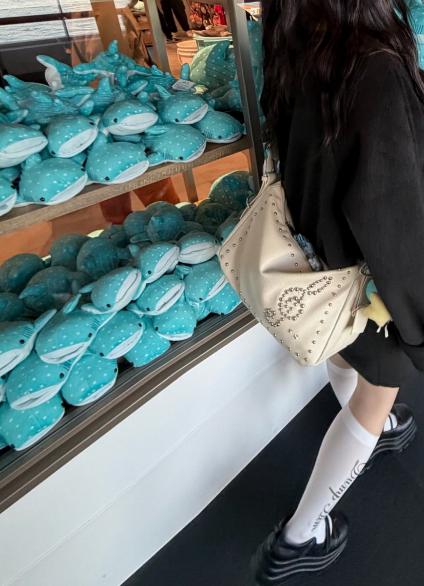 ⋆˚࿔ tweet media