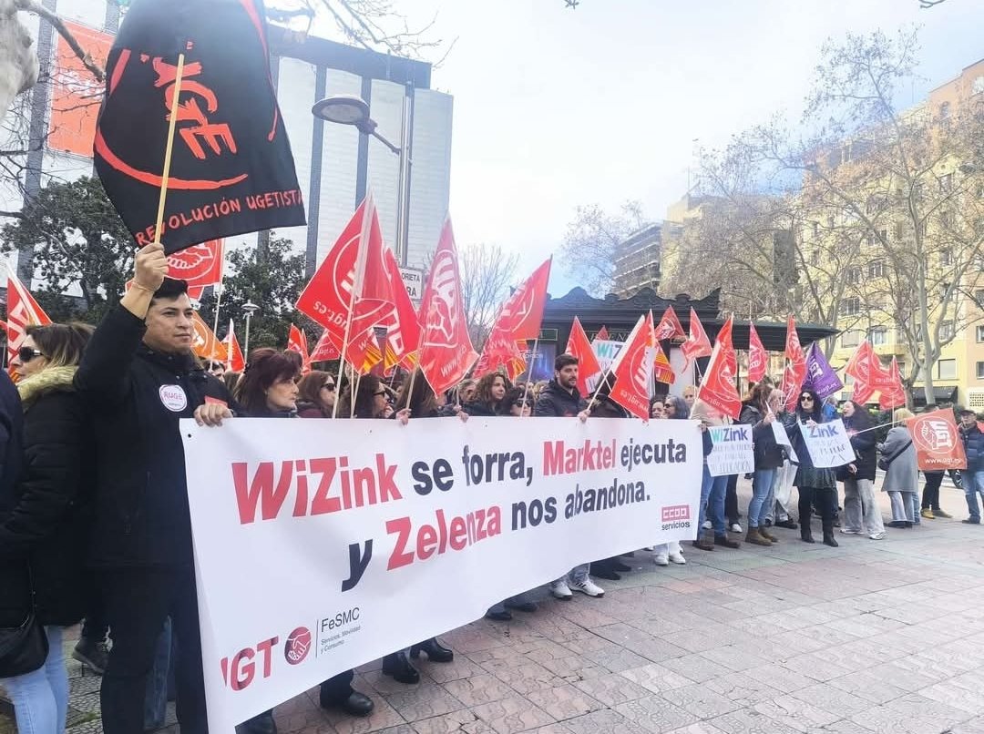 UGT_CCenter's tweet photo. ‼️ Nuevo ataque al sector, esta vez son las personas trabajadoras de Zelenza quiénes están en pie de guerra defendiendo sus puestos de trabajo.
📢 #WiZink se forra, #Marktel ejecuta y #Zelenza nos abandona 📢
#FeSMC #UGT #oficinasyseguros #contactcenter #despidoscolectivos https://t.co/HGI05MIUeO