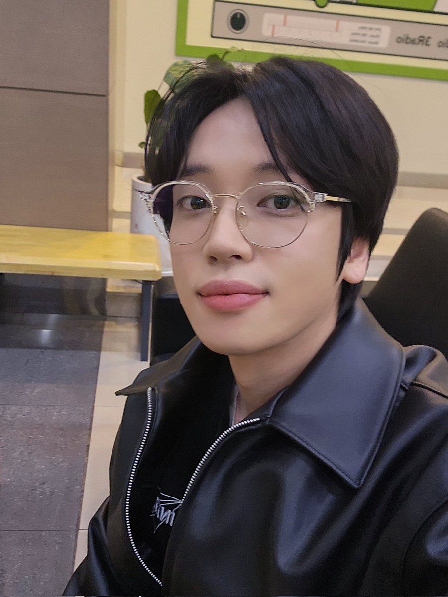 [📢] KBS 쿨 FM 효정의 볼륨을 높여요 출연

잠시후 오후 9시, KBS 쿨 FM 효정의 볼륨을 높여요에 니엘이 출연합니다.

엔리스들의 많은 청취 부탁 드립니다.

#니엘 #NIEL