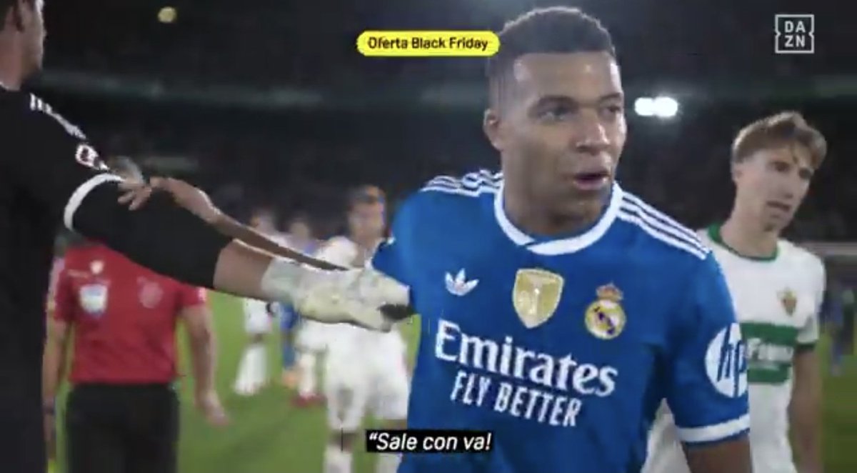 "Bufón" al cuarto árbitro en Valencia, "sucio bastardo" al árbitro en Elche. Insultos, en la cara de los árbitros, en francés, sin traducirlas en los medios. Es grave lo que hace Mbappé con los árbitros y aquí no pasa nada.