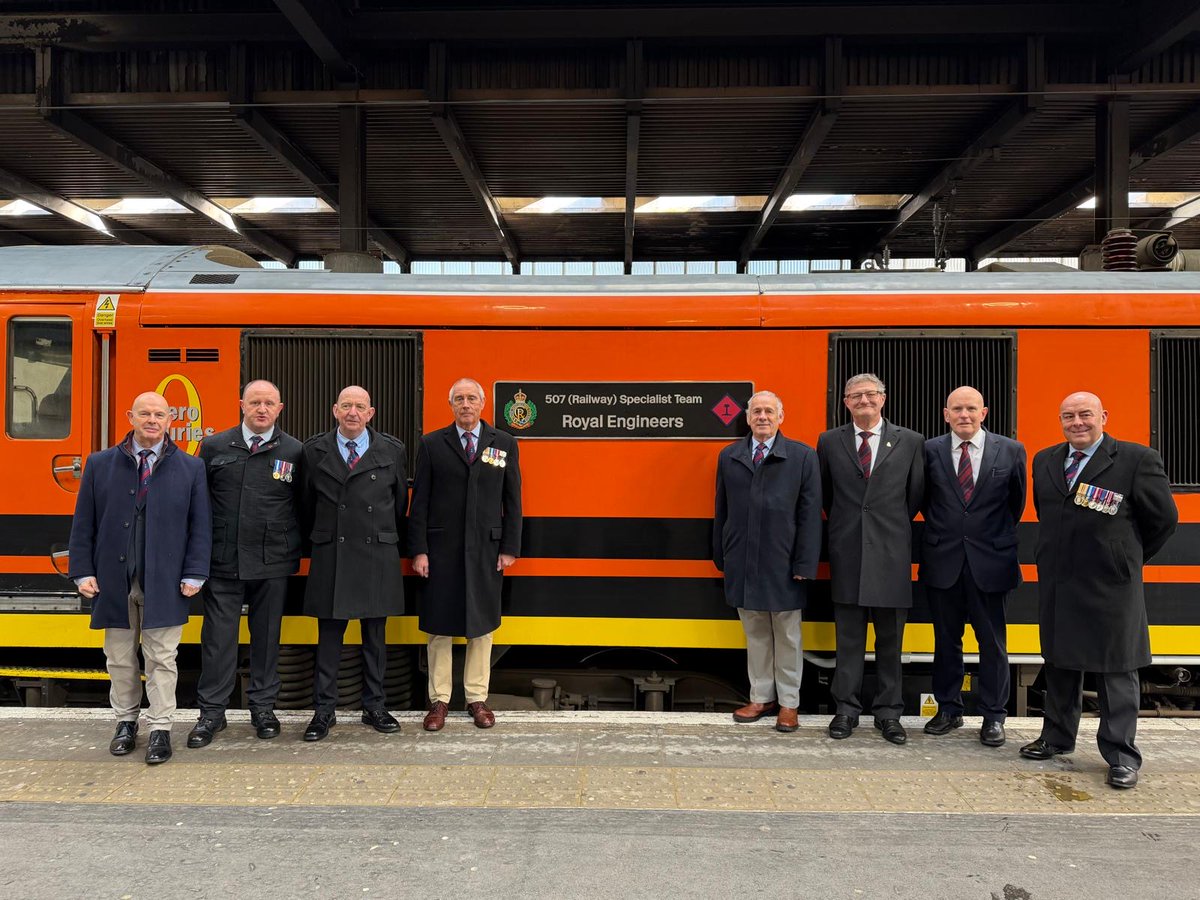 Freightliner tweet media