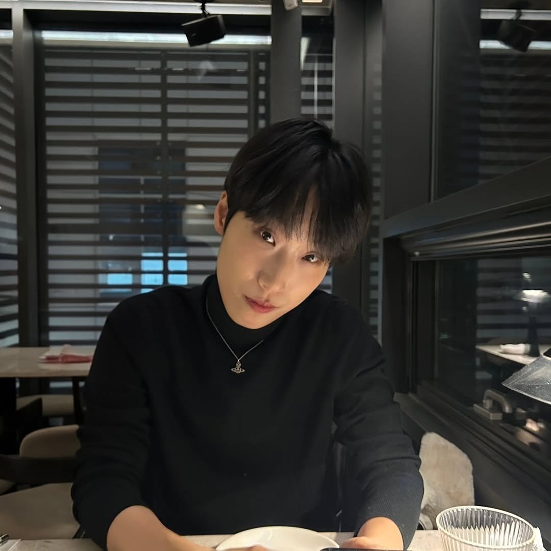 RANGBlu_ray's tweet photo. 문특으로 한껏 귀여움 뽐내면서 방심하게 만들다가
                이런 어른여자 사진으로 마음 힘들게 하기 전문⬇️ https://t.co/gJUSvXSgBc