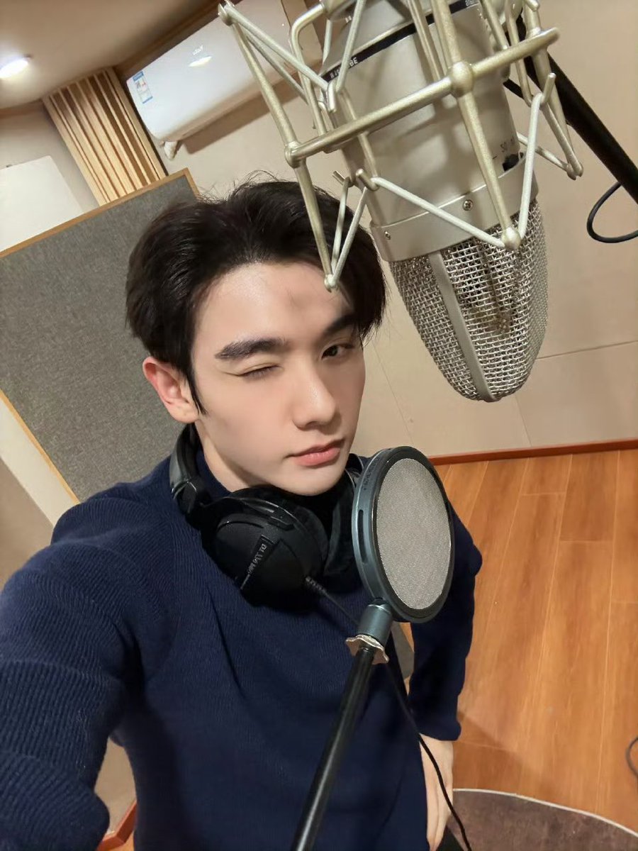 อุ้ย!!!!!! จะได้ฟังเพลงใหม่แล้วเหรอ หรือ ost. กันน้า ตื่นเต้น อะไรก็ดีทั้งนั้นเลยค้าบ อิอิ

#นายท่านกรชิต #高卿尘
#GaoQingchen