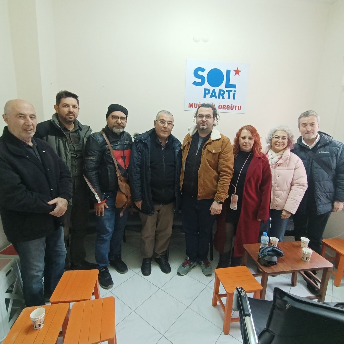 MuglaSol's tweet photo. Eğitim-Sen Muğla Şubesi Yönetim Kurulu, son günlerde farklı il ve ilçelerde SOL Parti örgütlerimize yapılan saldırılar nedeni ile il binamıza gelerek geçmiş olsun ziyaretinde bulundular. Dayanışmaları için teşekkür ediyoruz... https://t.co/QVnyT5mJ13