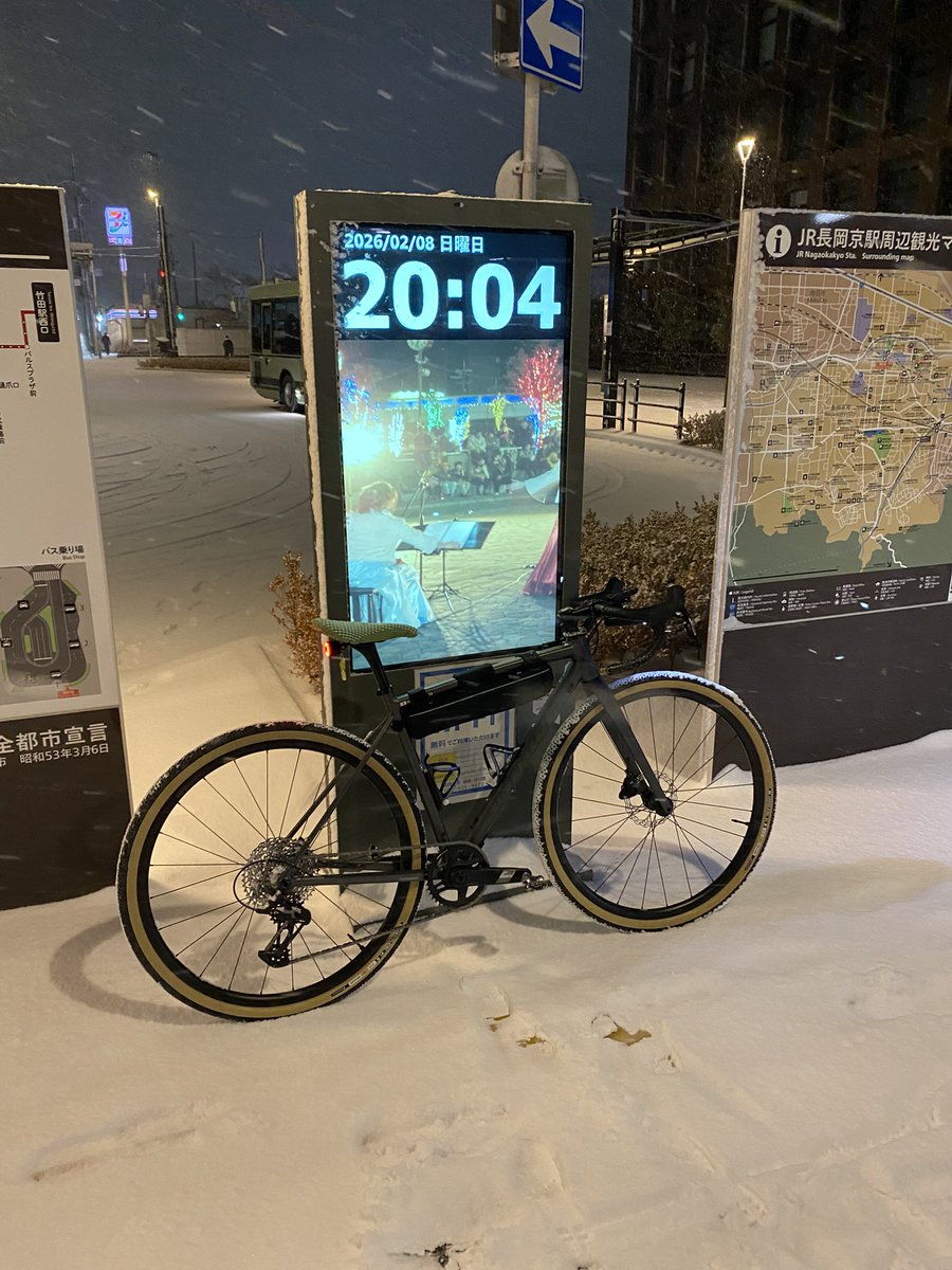 H0422uk's tweet photo. 昨晩のことですが、、
あれだけ雪積もったのに今日になると跡形もなく溶けてた😅
グラベルバイクで雪道走るの楽しかったのになぁ〜 https://t.co/dfZU1vrOvQ