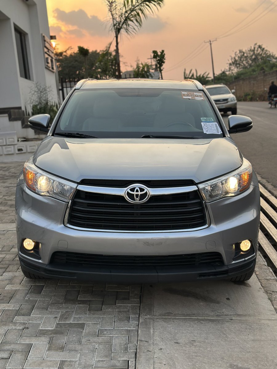 Shiffomi's tweet photo. Toyota Highlander 2015 Model
Accident free
No single error light
Factory drive experience 
XLE AWD.
It’s the dopest car out there. 
Price #29m slightly negotiable. 
#isellthedopestcars
WhatsApp: 09110450633 https://t.co/shKeeOYMpY