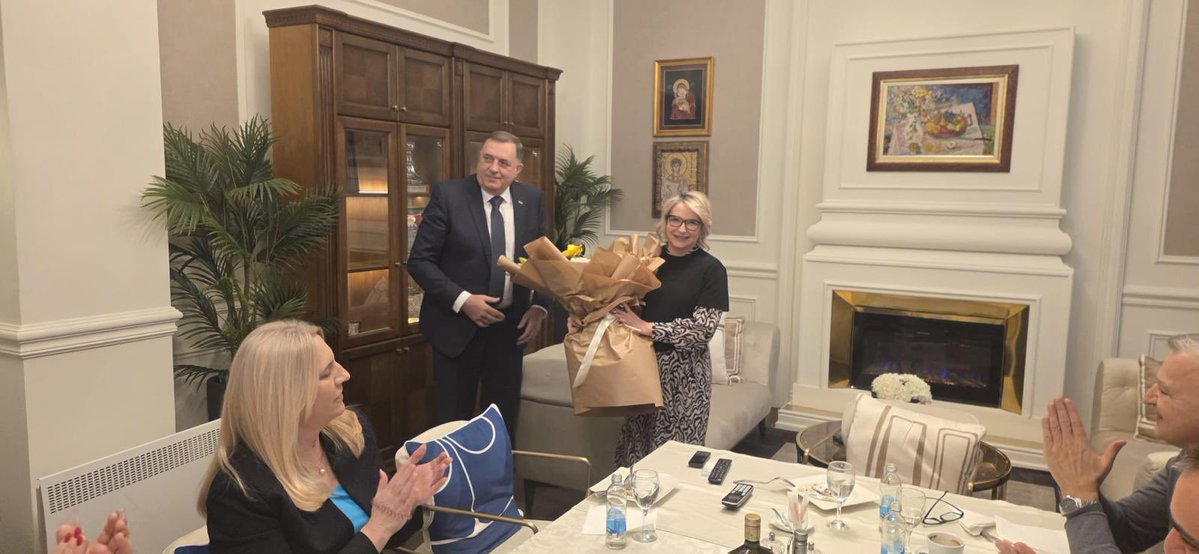 Срећан рођендан Ани Тришић Бабић - пријатељици, саборцу и човјеку од повјерења у сваком изазову кроз који је пролазила Република Српска. 

Твој рад, посвећеност и снага карактера уткани су у многе важне тренутке наше заједничке борбе и успјеха. Хвала ти на лојалности, енергији и