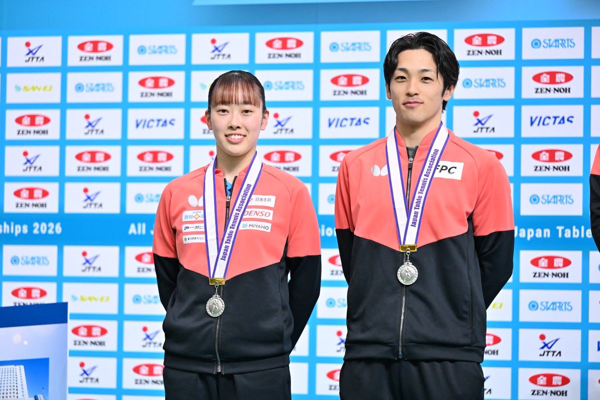 T0224Yuma's tweet photo. 全日本選手権の混合ダブルスで準優勝でした。パートナーの赤江選手はもちろん、日頃サポートしてくださっている方々やファンの皆さまのお陰だと強く感じています。ご声援ありがとうございました。今後ともご声援のほど宜しくお願いします。
卓球レポート/バタフライ https://t.co/ghWxiYicAT