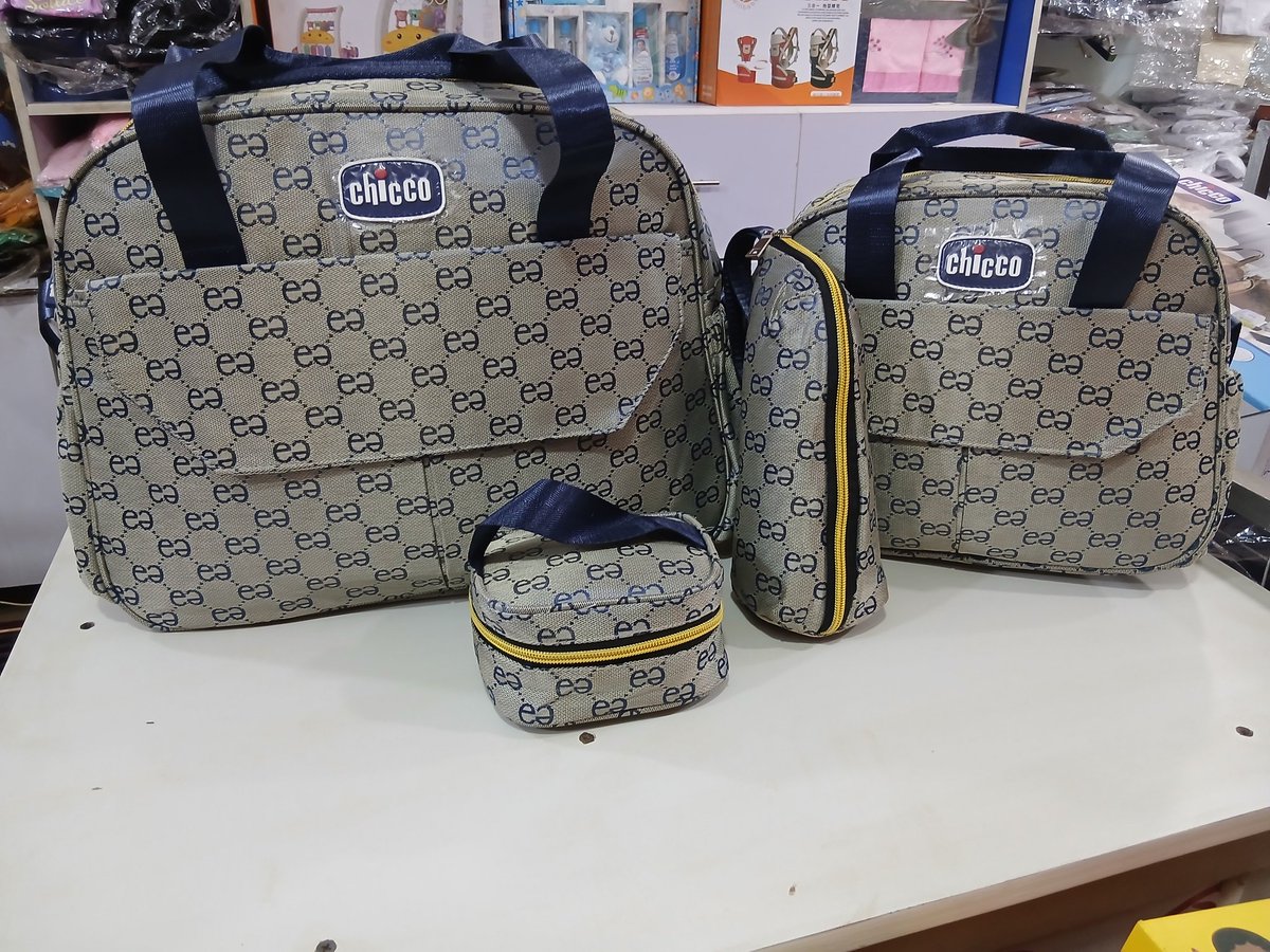 YoBabyLane's tweet photo. Smart, spacious and stylish.👜.....
A complete multi-functional mummy bag set for moms on the go available at yobabylane........Call us on 0787802314 or visit yobabylane Shop No. BG 65/66 Mutaasa City Building, Kasangati, Wakiso.
#yobabylane #maternity #newmoms #MondayMotivation https://t.co/BJBSzKg7Cf