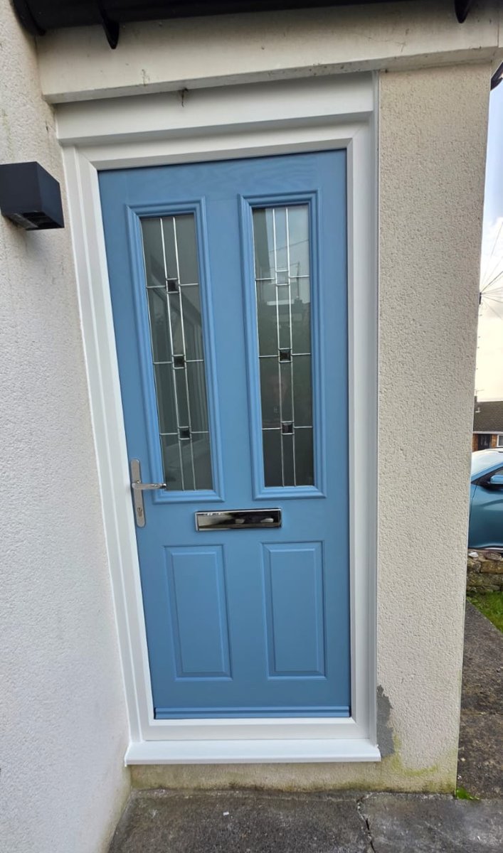 FalconuPVC's tweet photo. A door that’s cool in colour and bold in character 💙

🚪https://t.co/UC7WwN6d11

#FalconInstallations #CompositeDoor https://t.co/2KpFTzNIDS