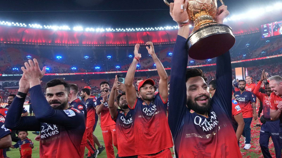 UtdForever7's tweet photo. 🚨Avram Glazer is edging closer to buying Royal Challengers Bengaluru for $1.8bn. He has become the frontrunner out of all the bidders. 

#MUFC [@TimesNow] https://t.co/CsVCvEEWkb